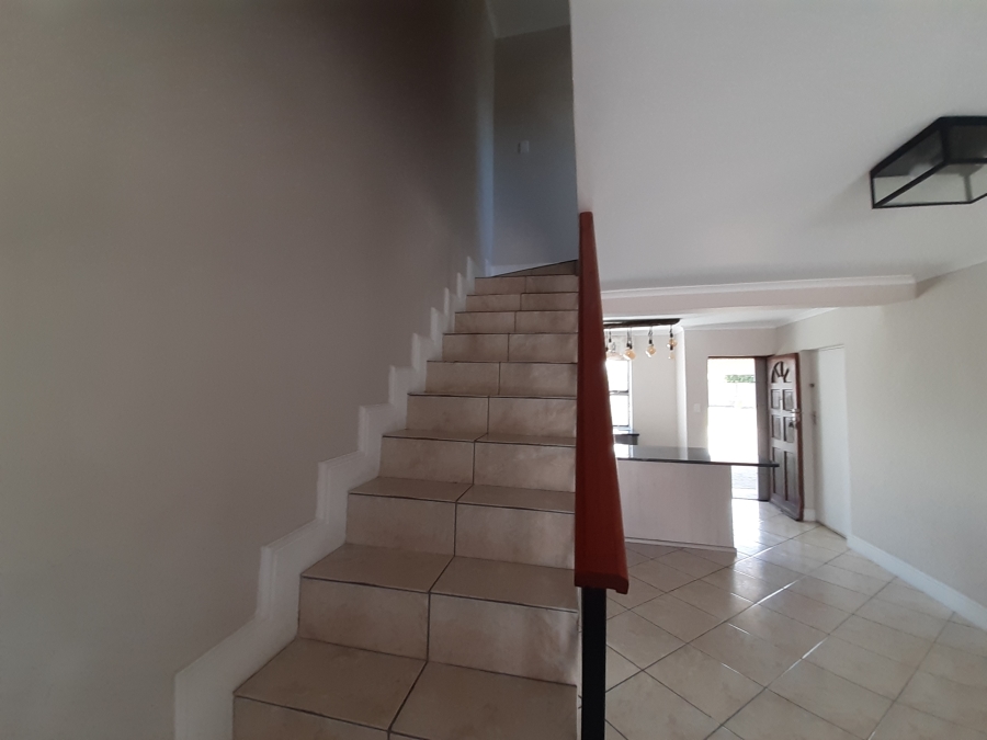 4 Bedroom Property for Sale in Paradise Beach Eastern Cape